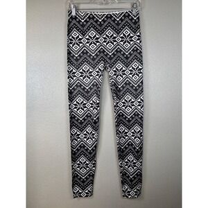 NO BOUNDARIES Juniors L Black White‎ Chevron Print Seamless Ankle Leggings NEW
